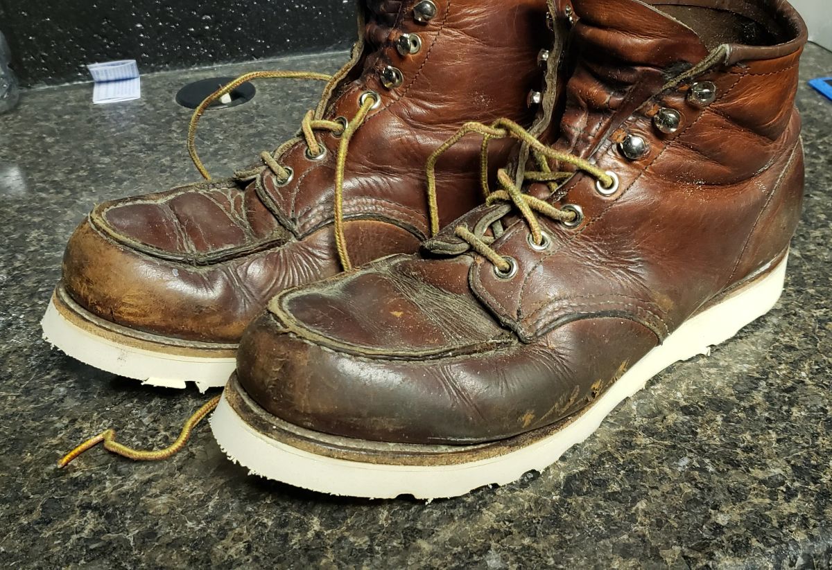 Photo by Phil_ejac on June 21, 2021 of the Red Wing 6-Inch Classic Moc in S.B. Foot Oro Legacy.