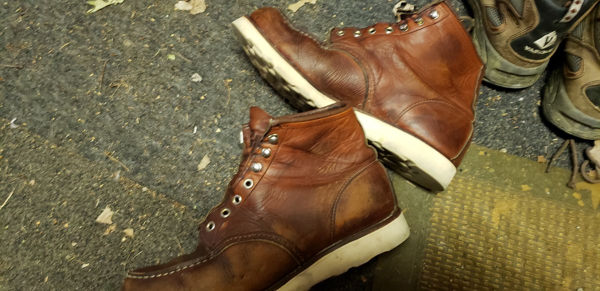 Photo by Phil_ejac on June 23, 2021 of the Red Wing 6-Inch Classic Moc in S.B. Foot Oro Legacy.