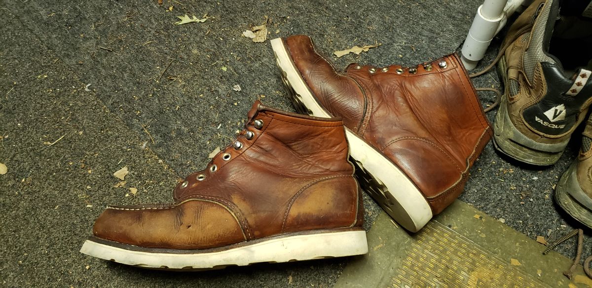 Photo by Phil_ejac on June 23, 2021 of the Red Wing 6-Inch Classic Moc in S.B. Foot Oro Legacy.
