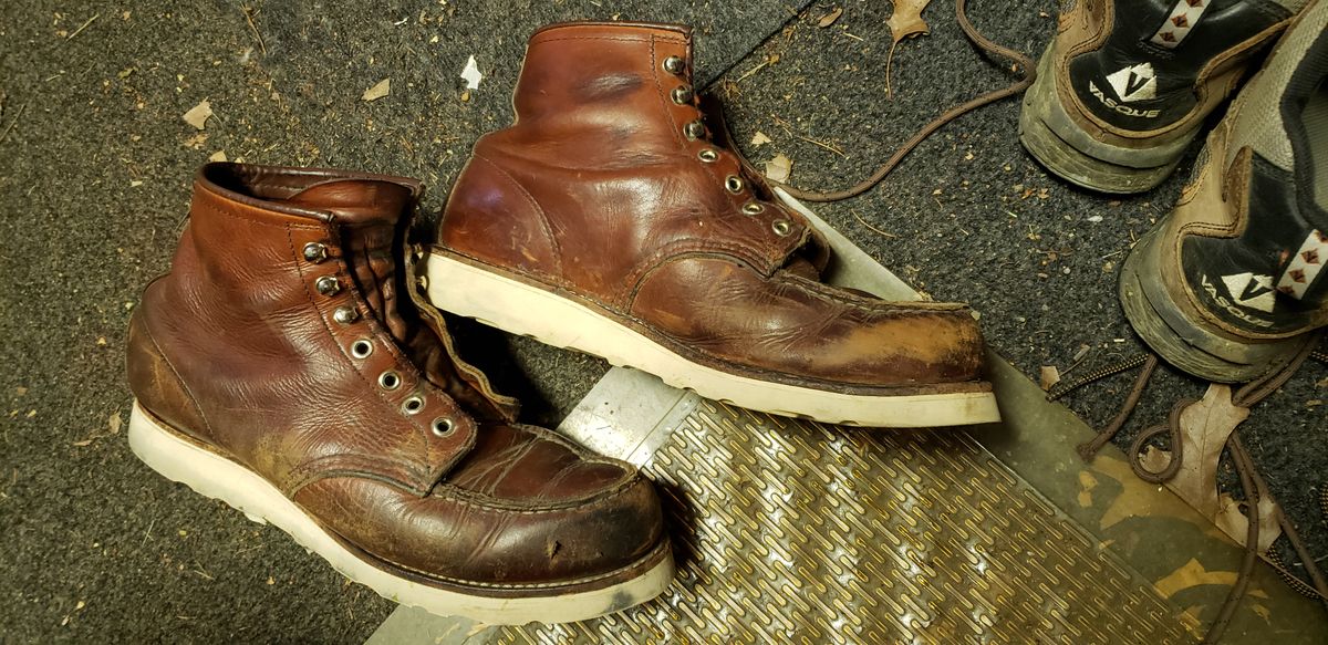 Photo by Phil_ejac on June 22, 2021 of the Red Wing 6-Inch Classic Moc in S.B. Foot Oro Legacy.