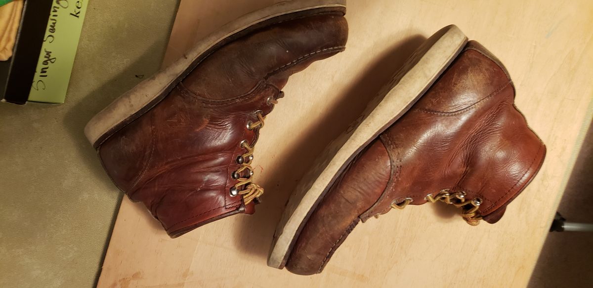Photo by Phil_ejac on October 19, 2021 of the Red Wing 6-Inch Classic Moc in S.B. Foot Oro Legacy.