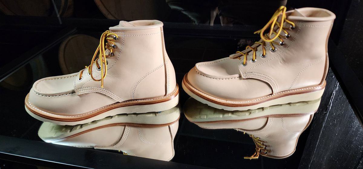 Photo by Phil_ejac on November 1, 2024 of the KIND TENDER Moctoe Boots in Italian Veg-Tanned Leather.