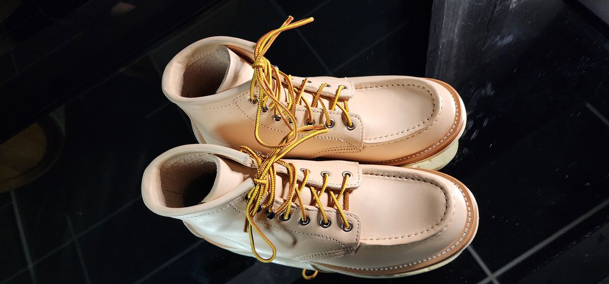 Photo by Phil_ejac on November 1, 2024 of the KIND TENDER Moctoe Boots in Italian Veg-Tanned Leather.