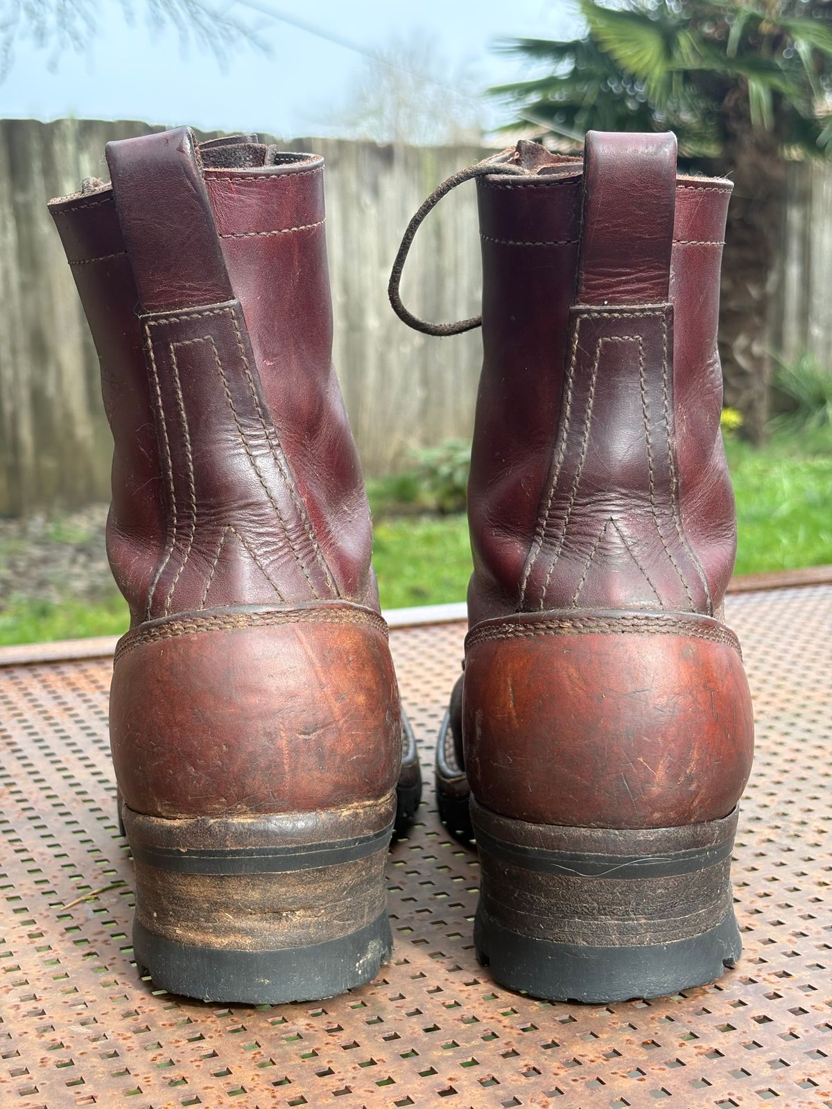 Photo by redmarengo on January 31, 2026 of the Frank's Boots Front Range in Wickett & Craig Chestnut Oiled Latigo & Wickett & Craig Tan Oiled Latigo & Wickett & Craig Navy Traditional Harness.
