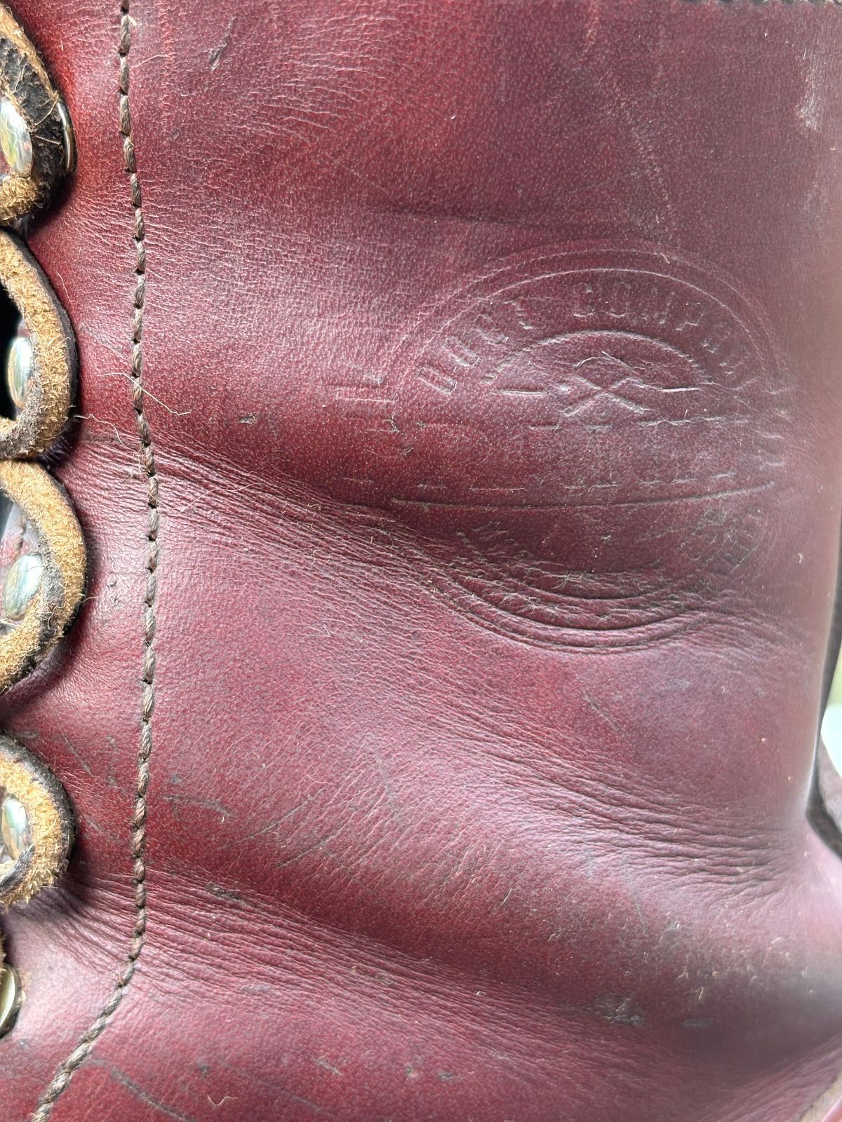 Photo by redmarengo on February 28, 2026 of the Frank's Boots Front Range in Wickett & Craig Chestnut Oiled Latigo & Wickett & Craig Tan Oiled Latigo & Wickett & Craig Navy Traditional Harness.