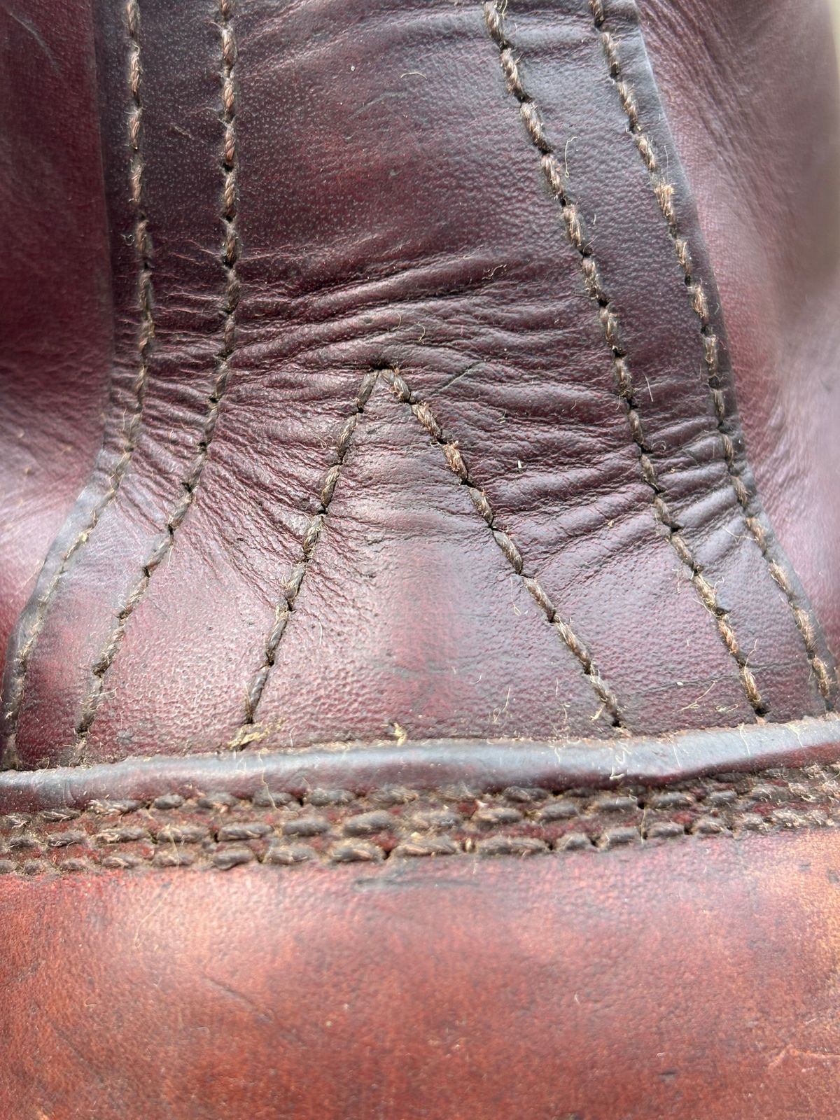Photo by redmarengo on February 28, 2026 of the Frank's Boots Front Range in Wickett & Craig Chestnut Oiled Latigo & Wickett & Craig Tan Oiled Latigo & Wickett & Craig Navy Traditional Harness.