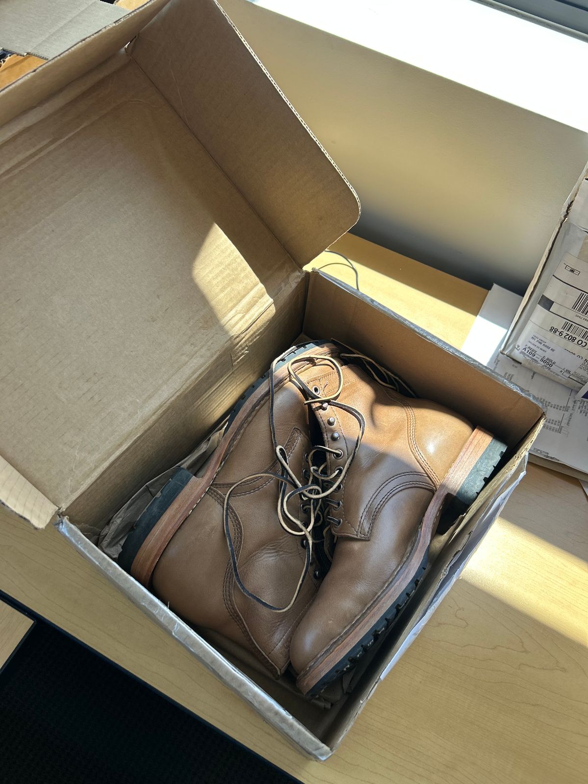 Photo by keithy on May 14, 2025 of the White's MP-M1 in Horween Natural Chromexcel.