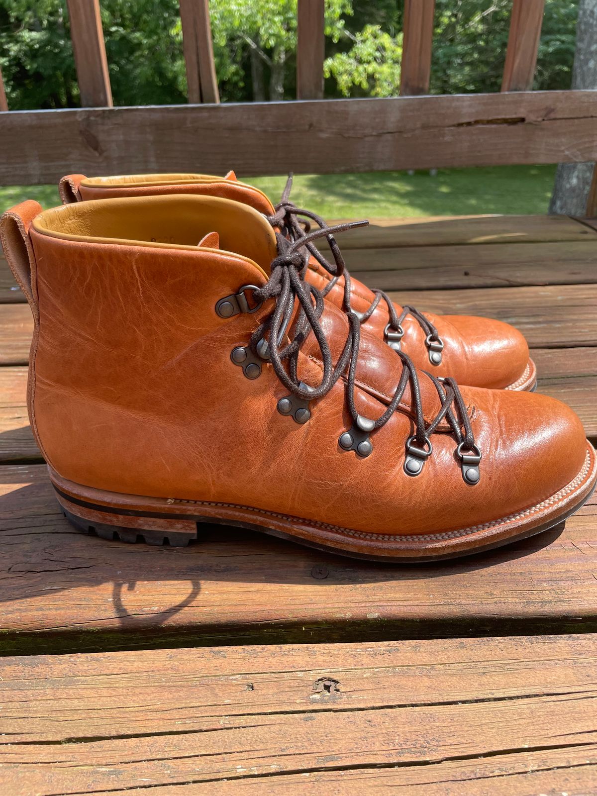 Photo by GTOby04 on June 24, 2025 of the Viberg Hiker in Horween Natural Dublin.