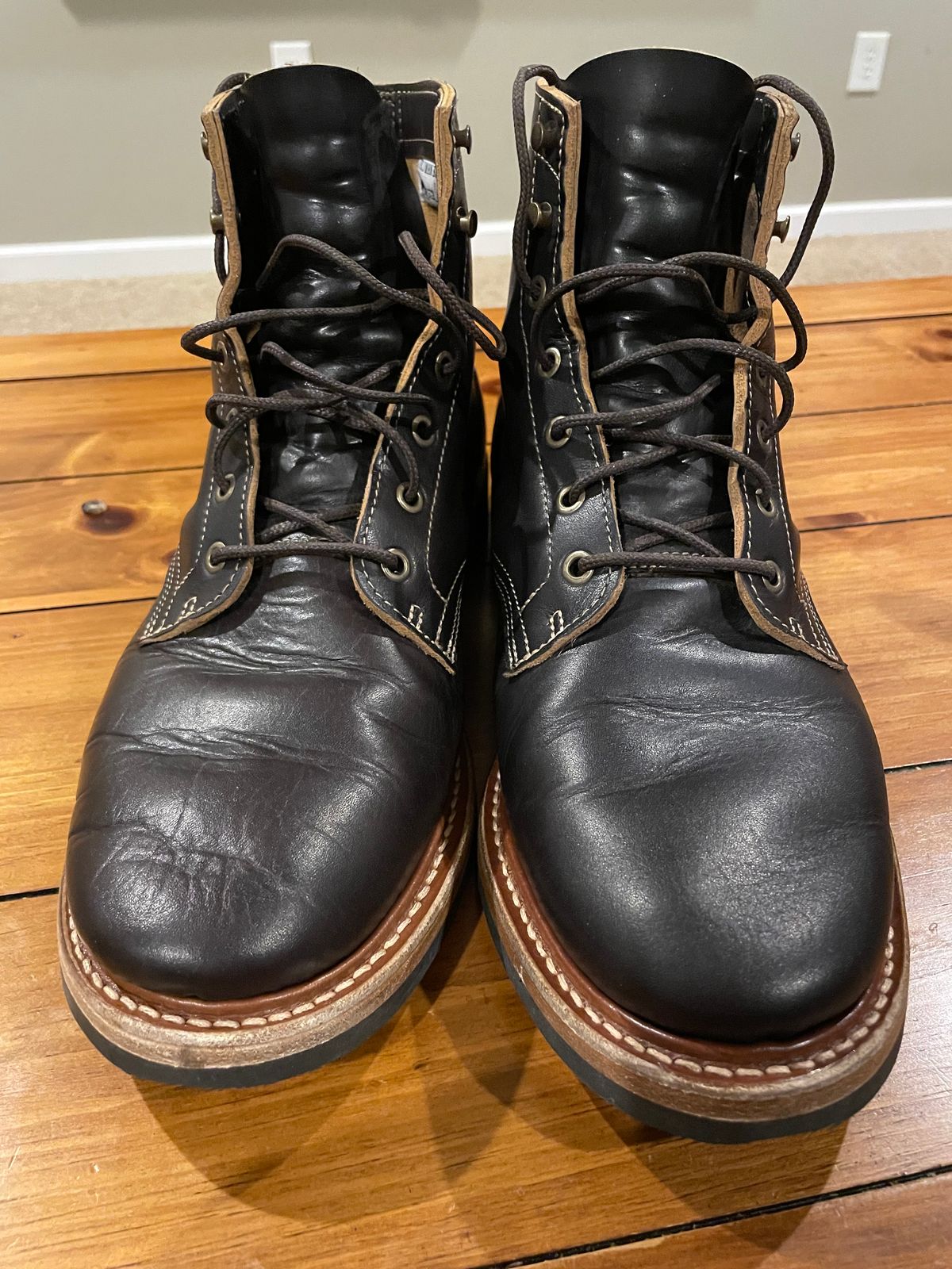 Photo by GTOby04 on September 10, 2025 of the Truman Plain Toe Boot in Horween Black Teacore Cypress.