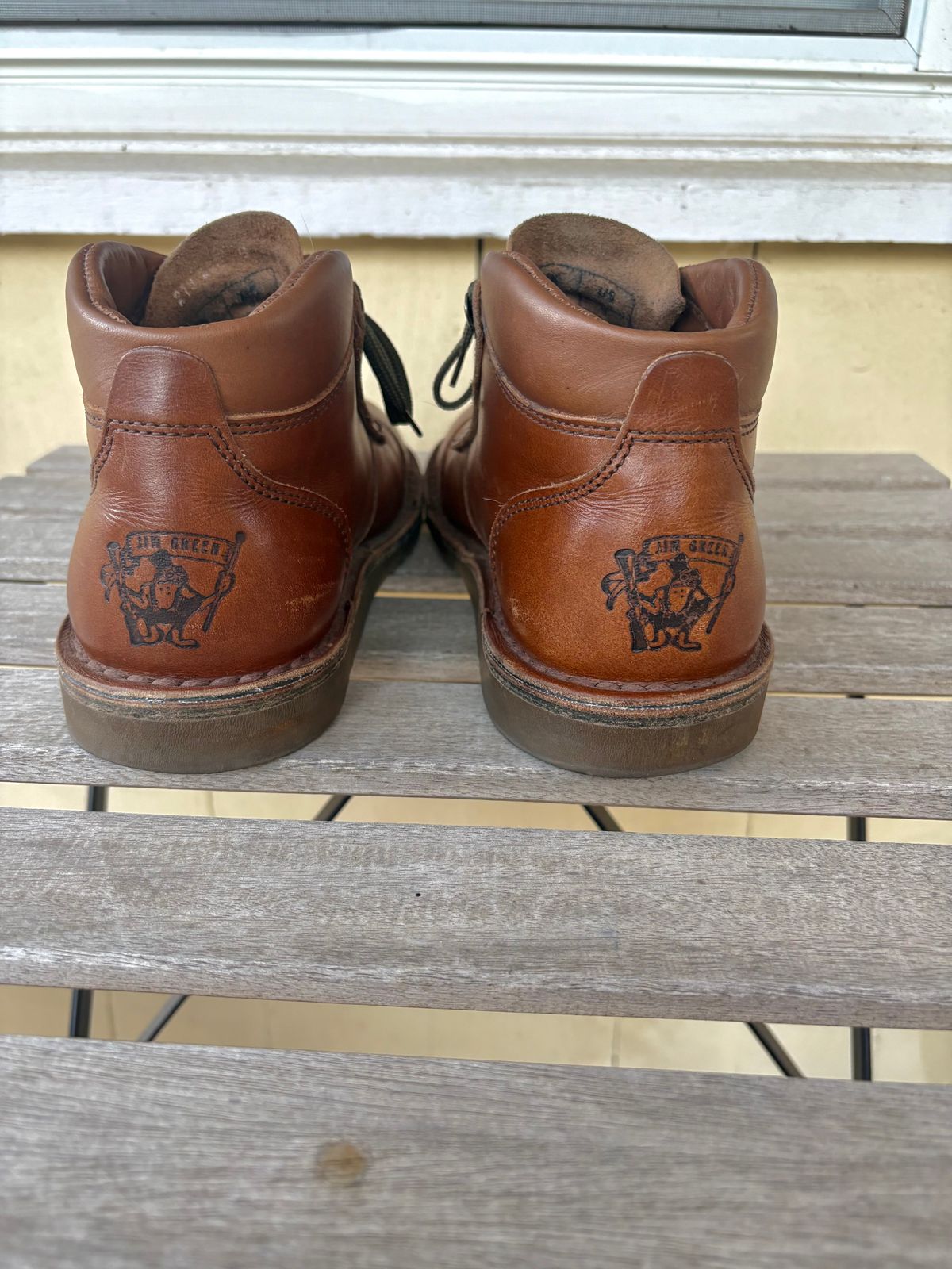 Photo by scottyp93 on November 3, 2025 of the Jim Green African Ranger in Natural Veg Tan.