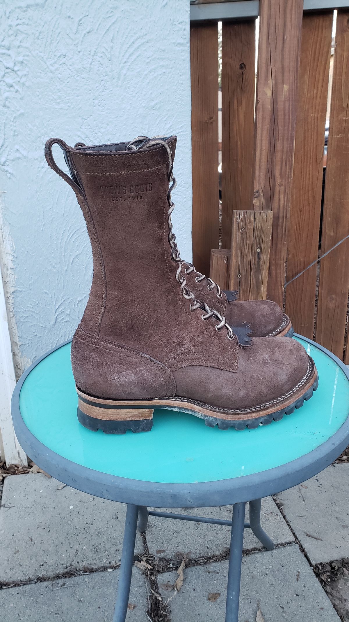 Photo by ThiccBilly on February 25, 2024 of the Drew's Boots 10-inch Logger in Brown Roughout.