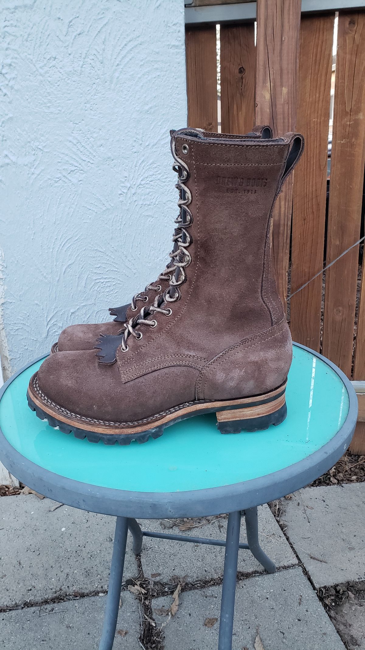 Photo by ThiccBilly on February 25, 2024 of the Drew's Boots 10-inch Logger in Brown Roughout.