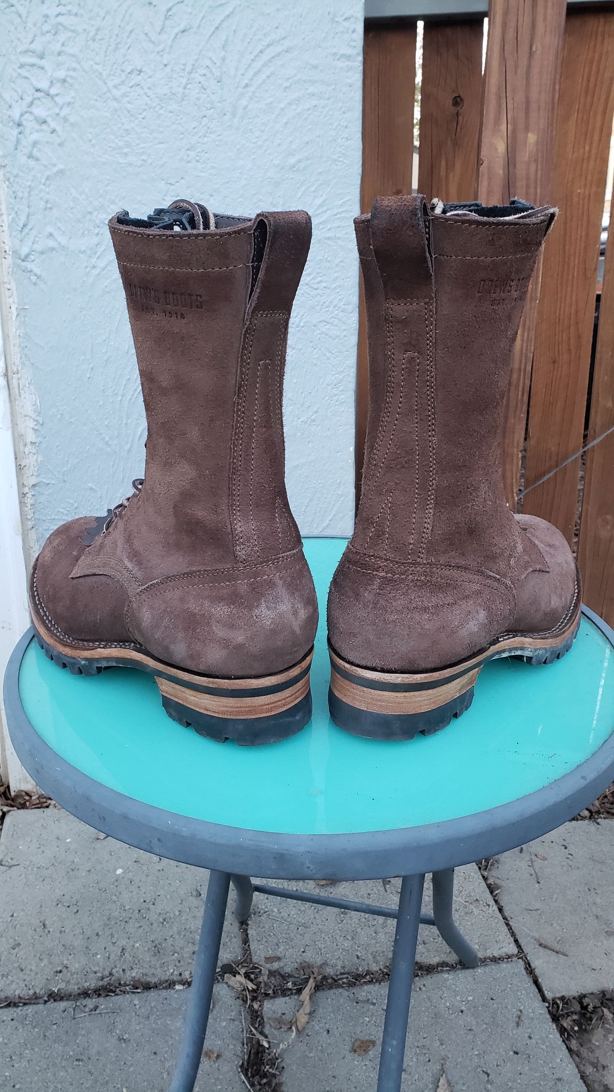 Photo by ThiccBilly on February 25, 2024 of the Drew's Boots 10-inch Logger in Brown Roughout.