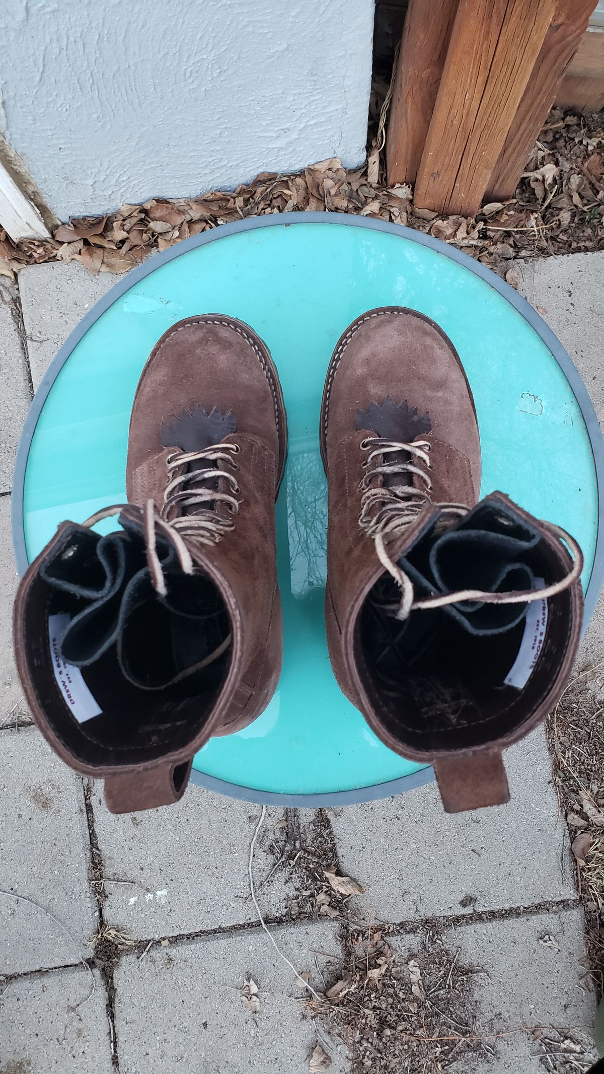 Photo by ThiccBilly on February 25, 2024 of the Drew's Boots 10-inch Logger in Brown Roughout.