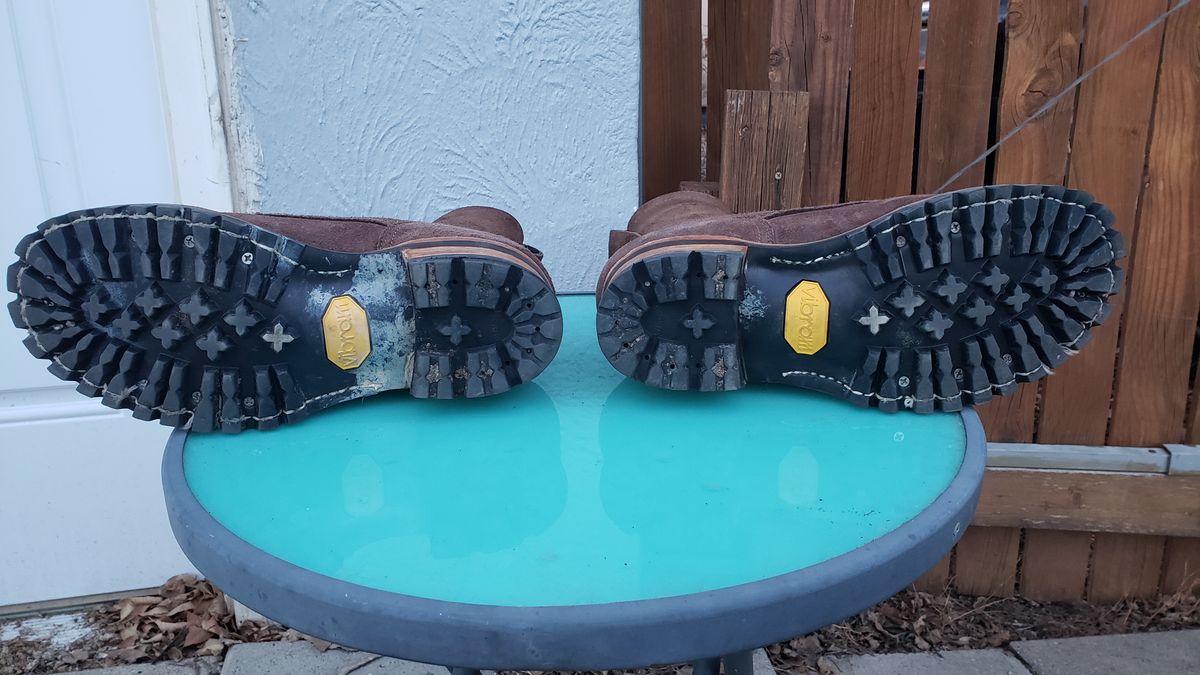Photo by ThiccBilly on February 25, 2024 of the Drew's Boots 10-inch Logger in Brown Roughout.