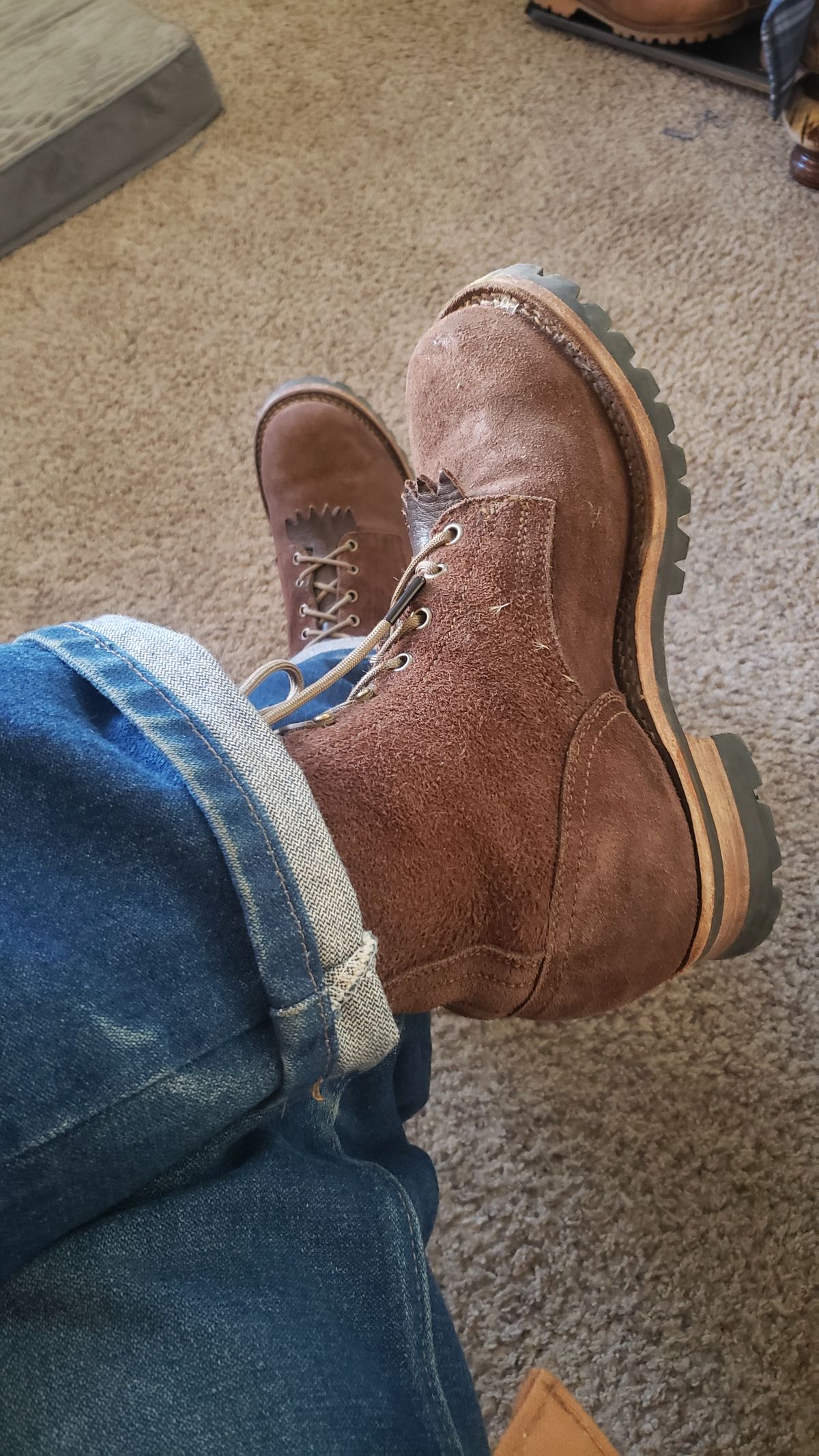 Photo by ThiccBilly on October 25, 2024 of the Drew's Boots 10-inch Logger in Brown Roughout.