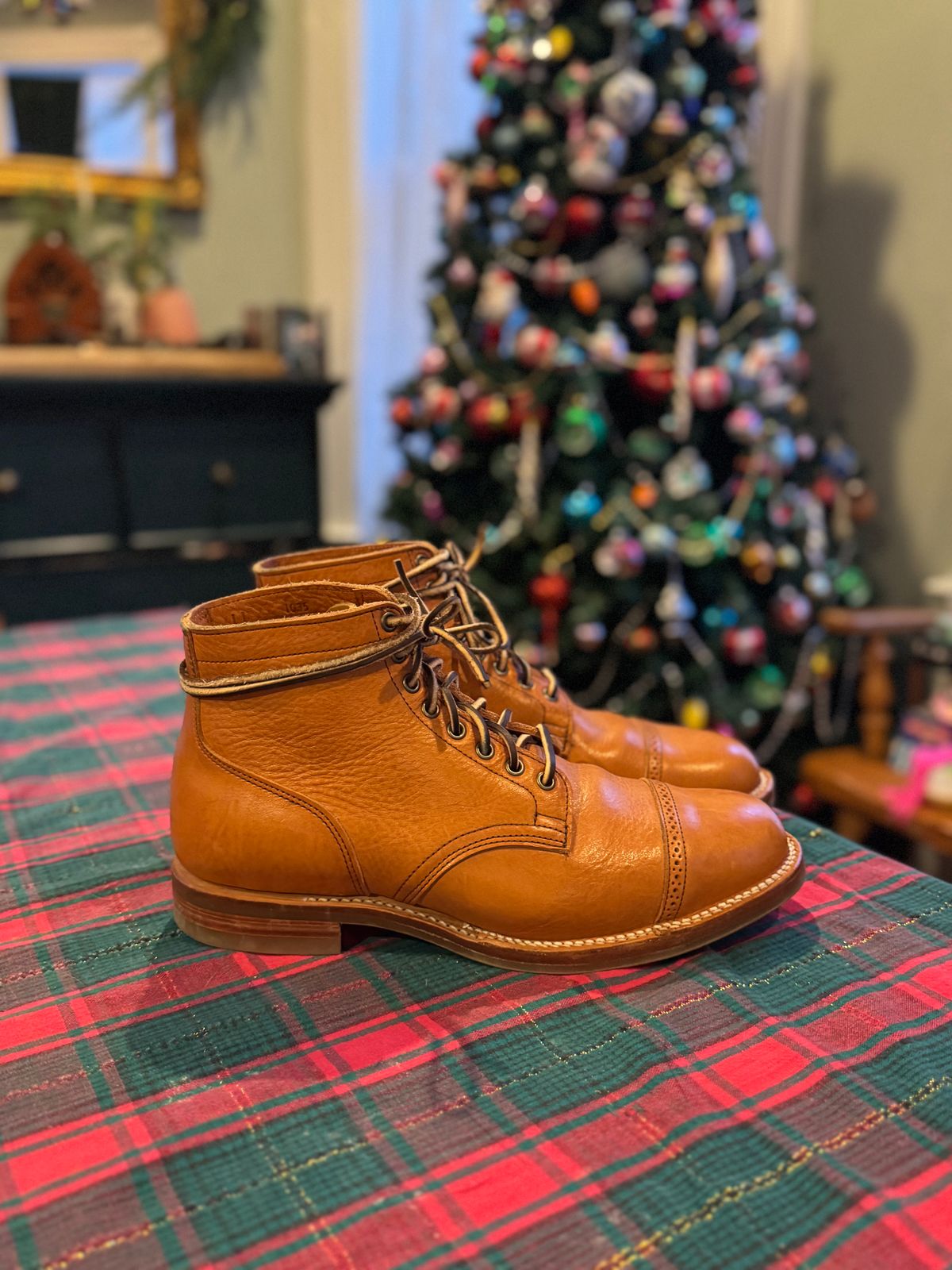 Photo by dmtr on December 31, 2025 of the Viberg Service Boot BCT in Tochigi Natural Cowhide.