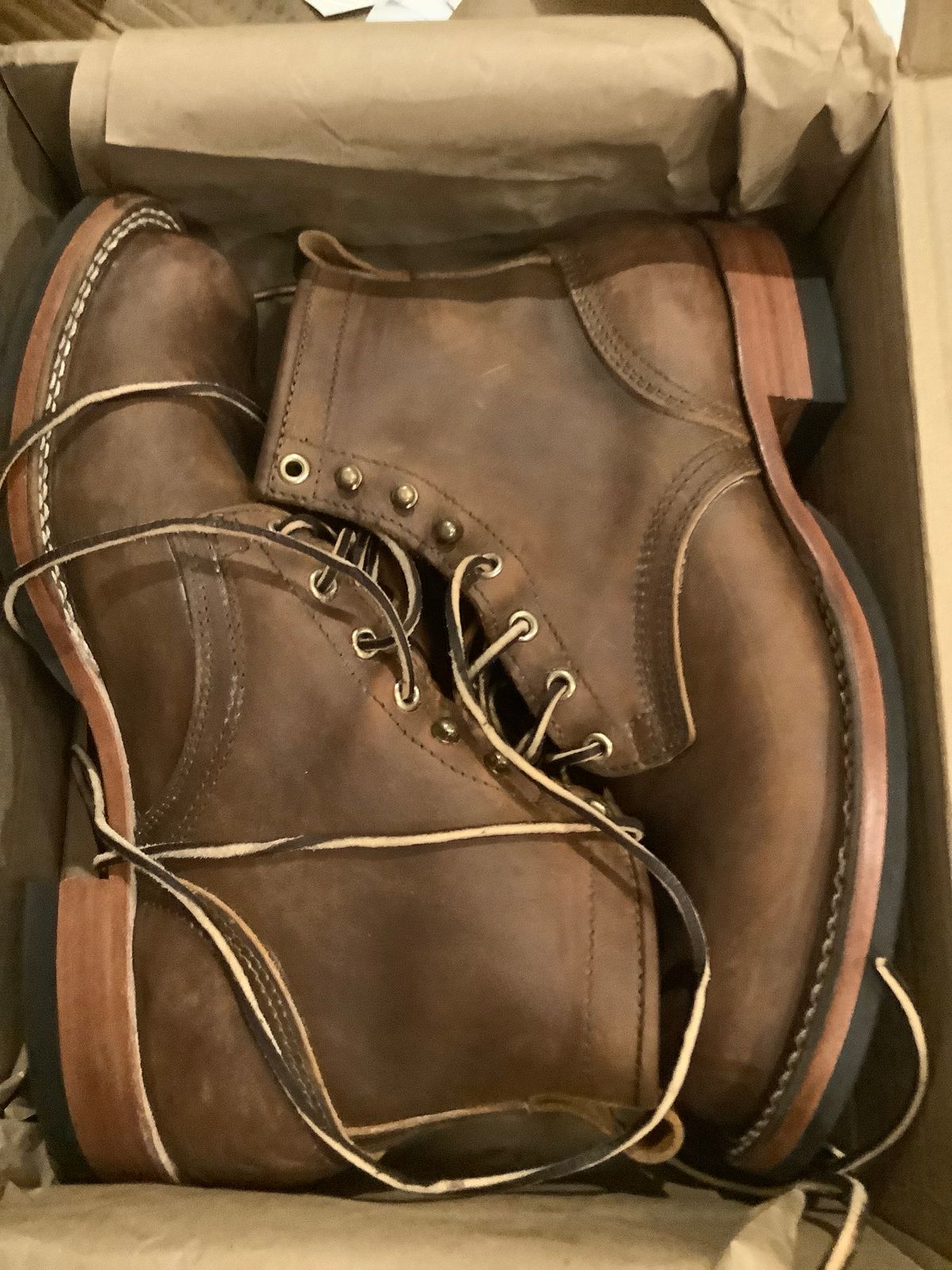 Photo by dmtr on May 8, 2025 of the Nicks Robert in Horween Orange Predator.