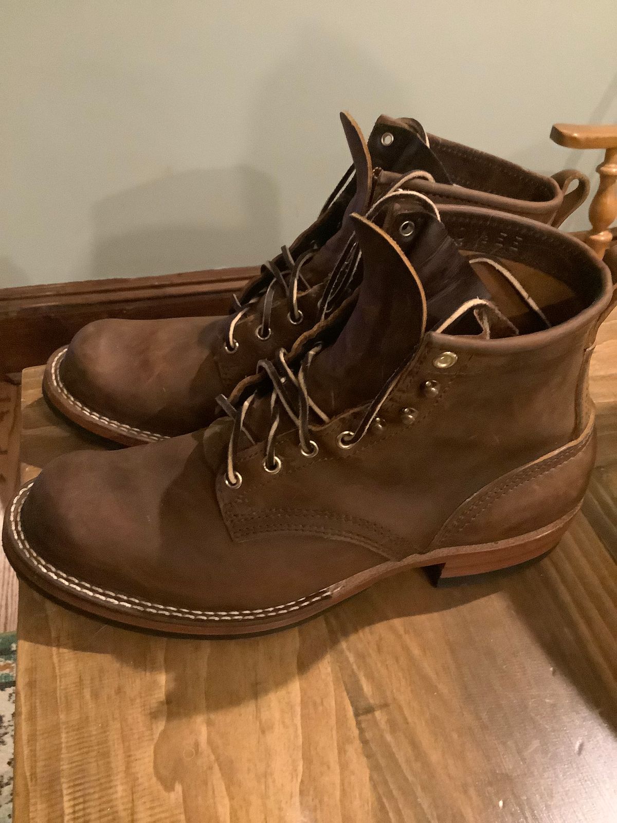 Photo by dmtr on May 8, 2025 of the Nicks Robert in Horween Orange Predator.