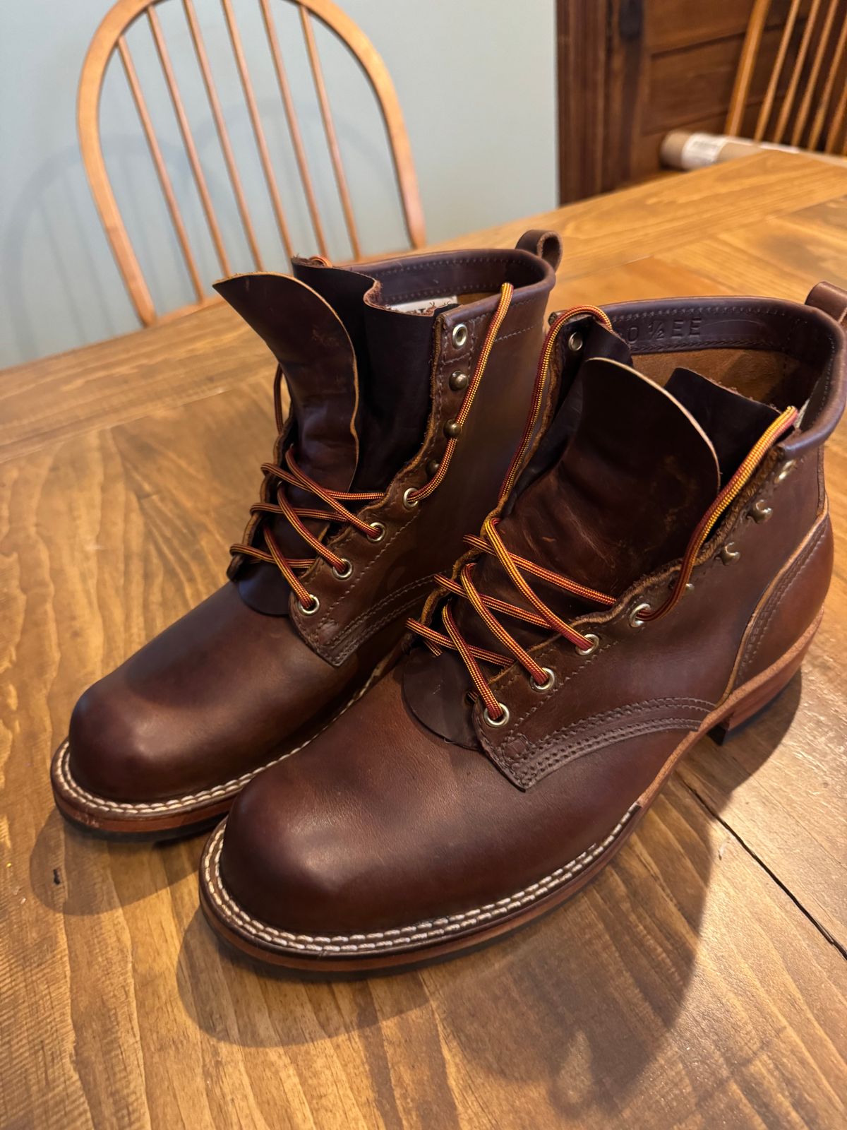 Photo by dmtr on May 23, 2025 of the Nicks Robert in Horween Orange Predator.