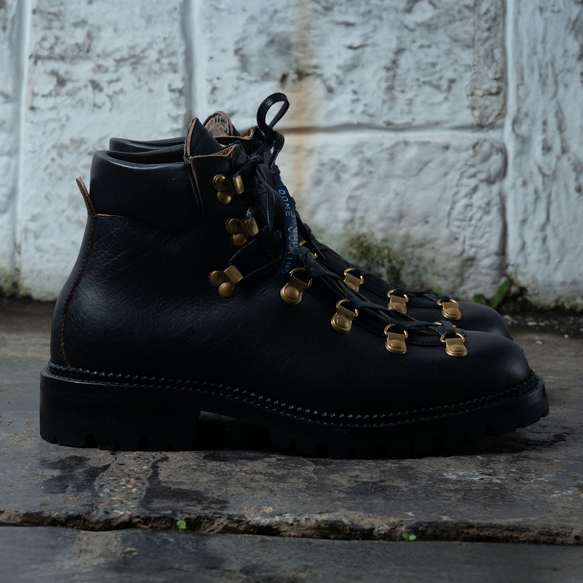 Photo by iqbal.ibos on November 1, 2025 of the Sagara Trailmaster in Arborwax Blackrust.