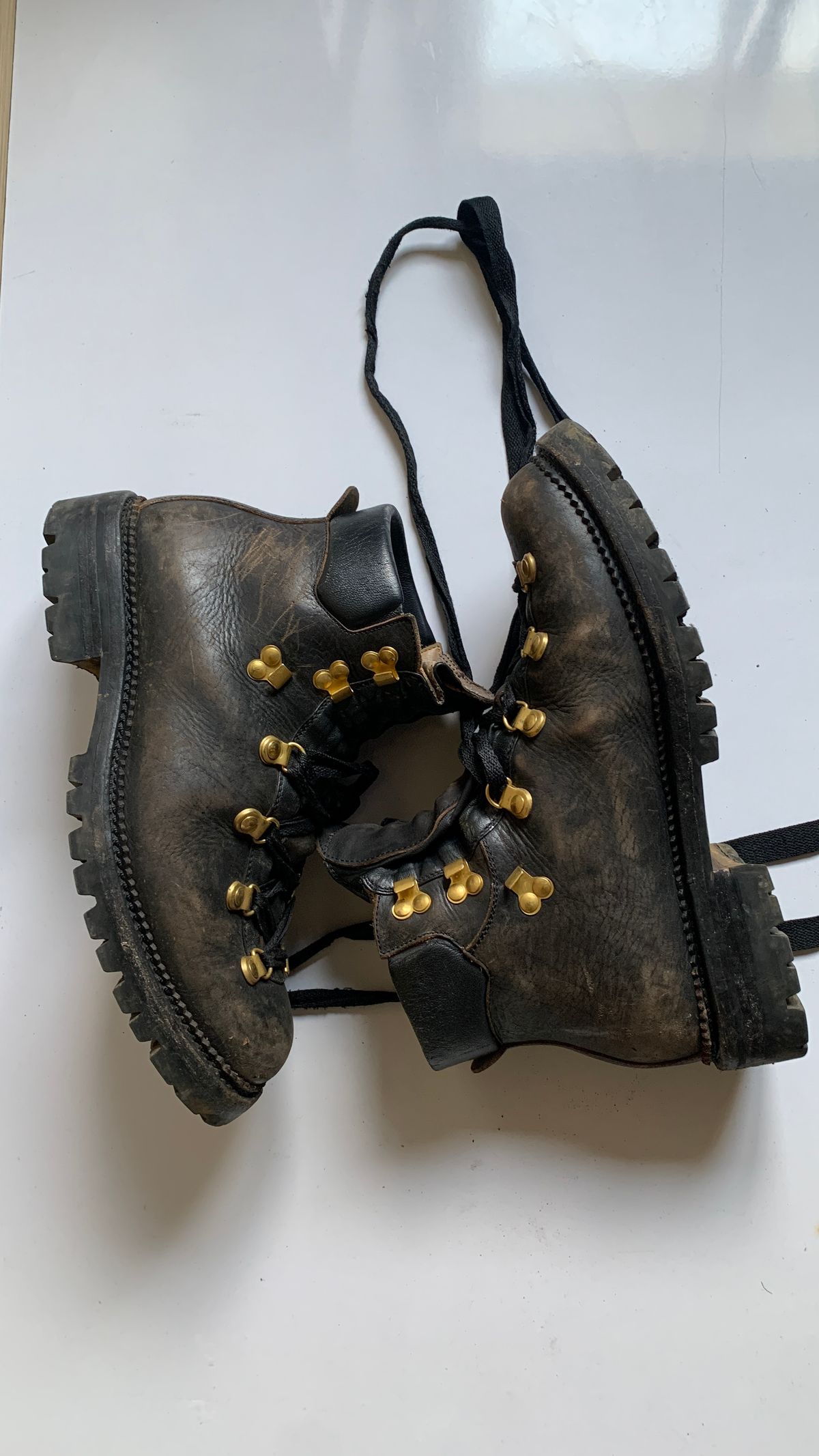 Photo by iqbal.ibos on April 6, 2026 of the Sagara Trailmaster in Arborwax Blackrust.