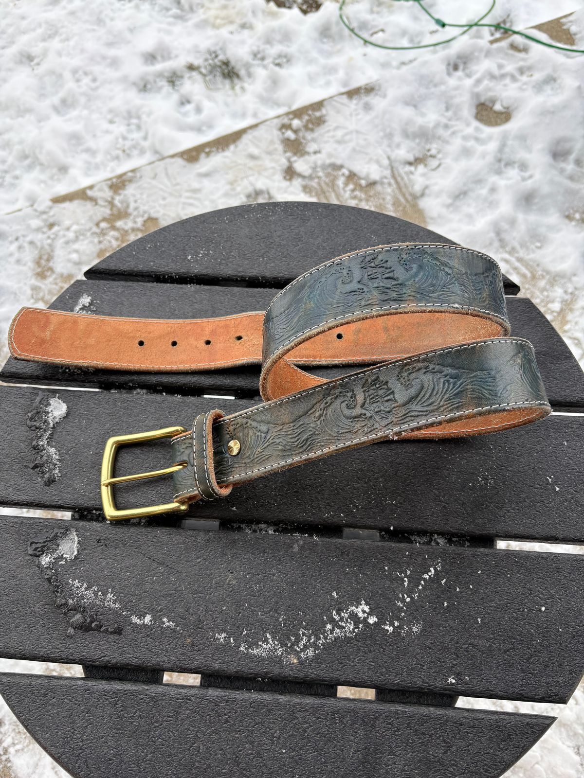 Photo by kablamb11 on January 5, 2026 of the Harker Leatherworks Squall Belt in Marbled Blue Overdyed Wickett and Craig Bridle.