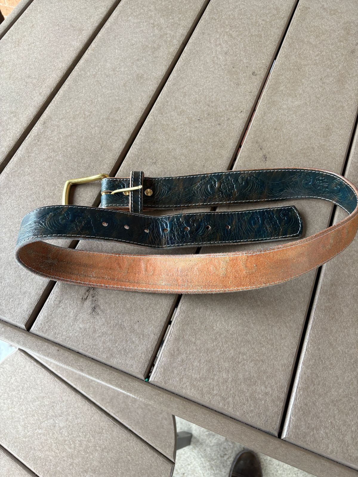 Photo by kablamb11 on February 3, 2026 of the Harker Leatherworks Squall Belt in Marbled Blue Overdyed Wickett and Craig Bridle.