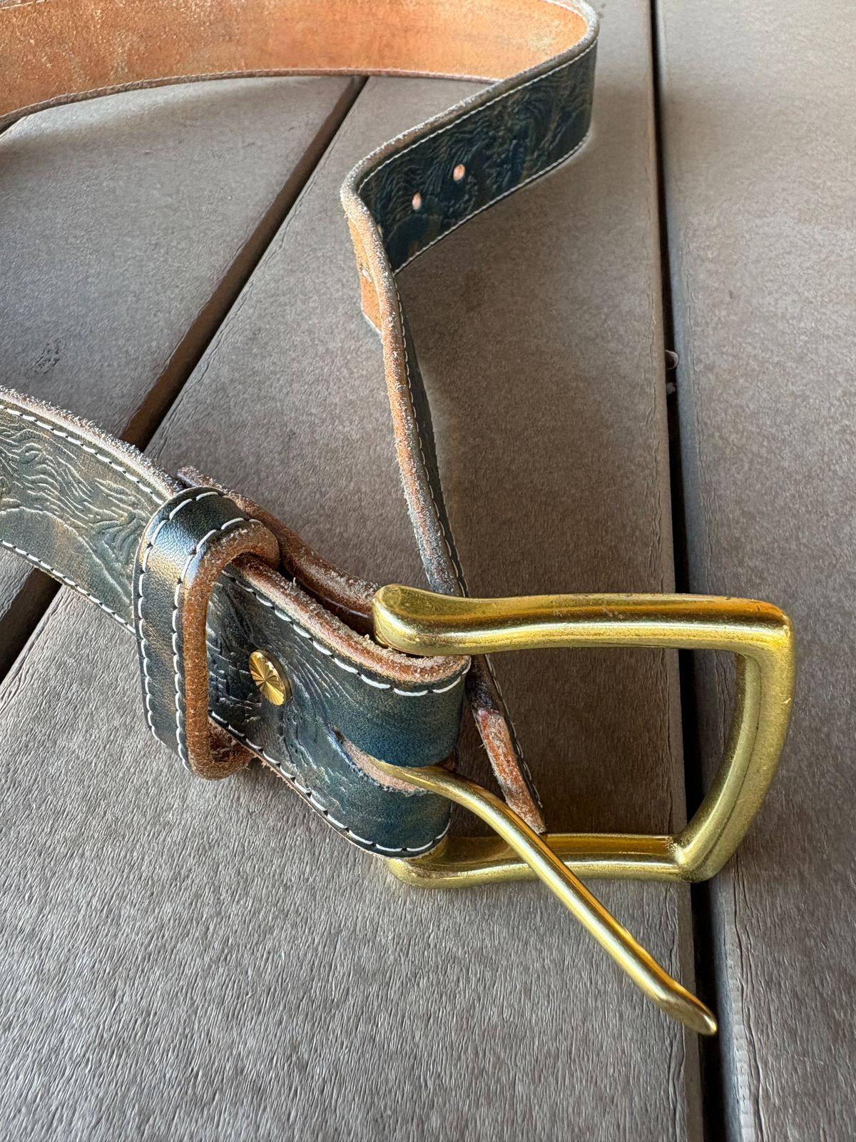 Photo by kablamb11 on March 1, 2026 of the Harker Leatherworks Squall Belt in Marbled Blue Overdyed Wickett and Craig Bridle.