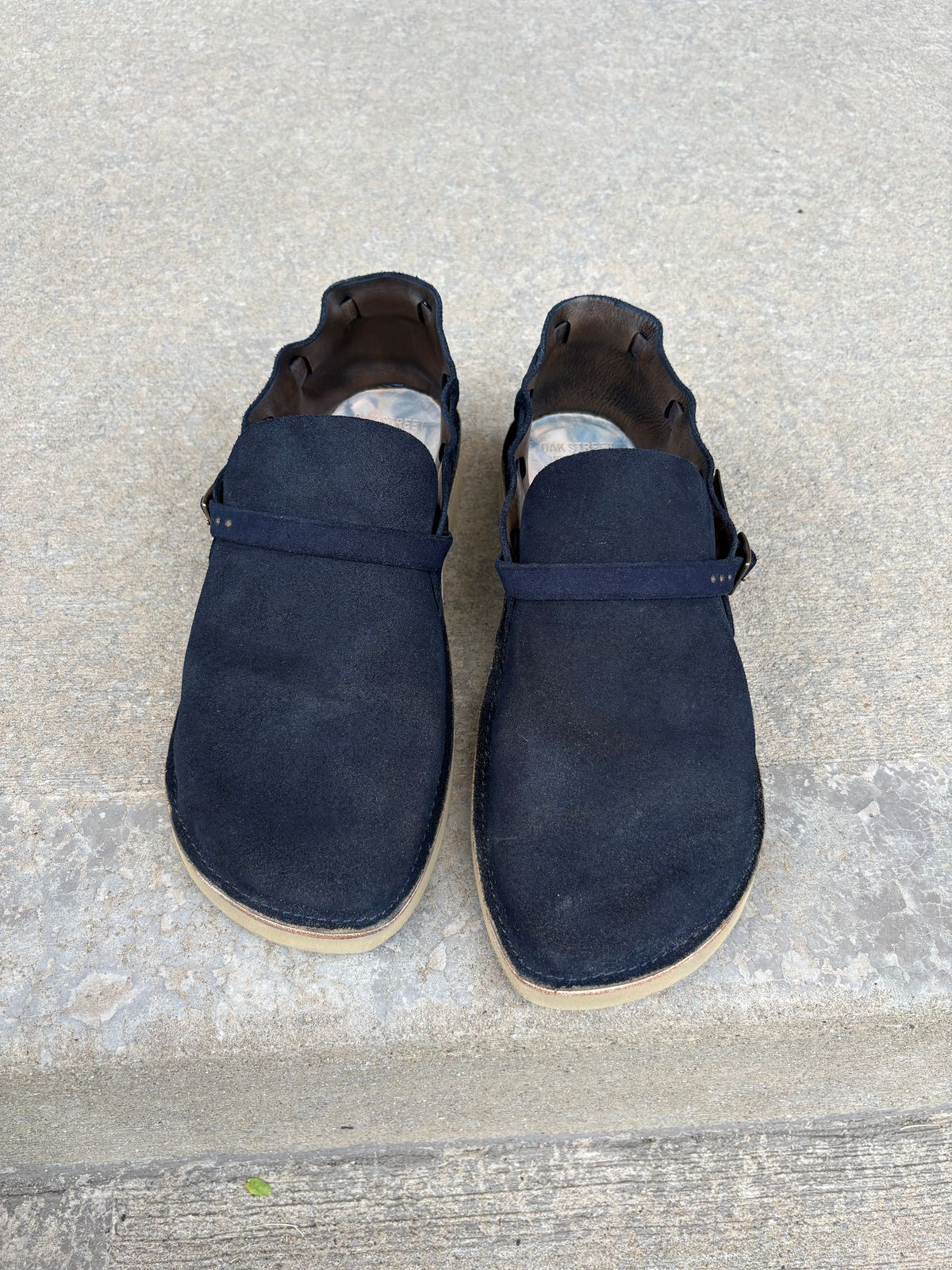 Photo by kablamb11 on September 22, 2025 of the Oak Street Bootmakers Country Loafer in Horween Natural Indigo Chromexcel Roughout.