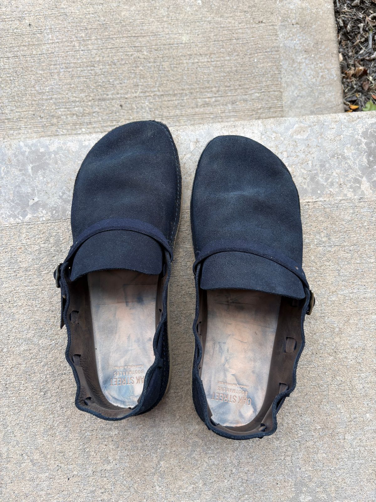 Photo by kablamb11 on September 22, 2025 of the Oak Street Bootmakers Country Loafer in Horween Natural Indigo Chromexcel Roughout.