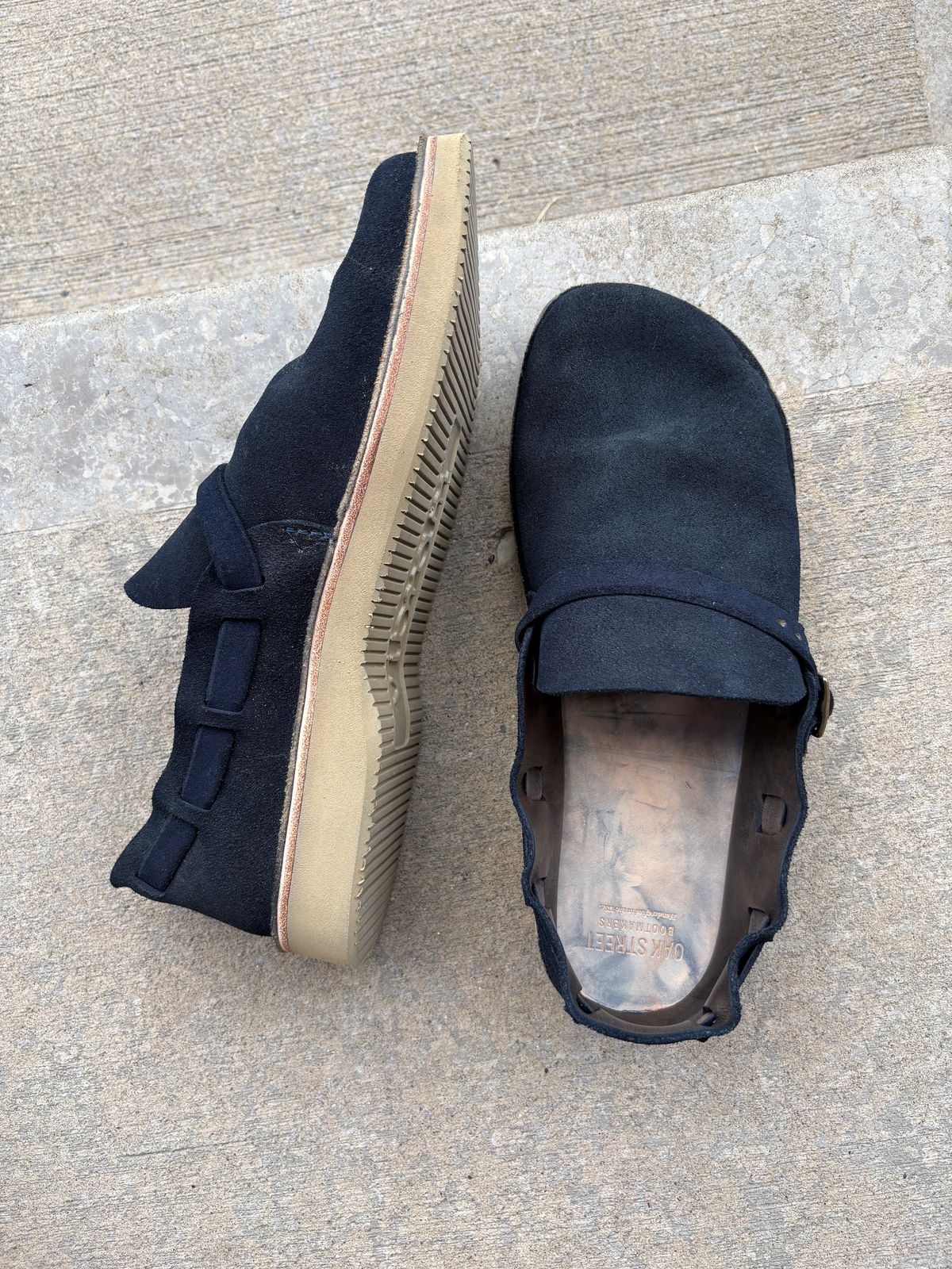 Photo by kablamb11 on September 22, 2025 of the Oak Street Bootmakers Country Loafer in Horween Natural Indigo Chromexcel Roughout.