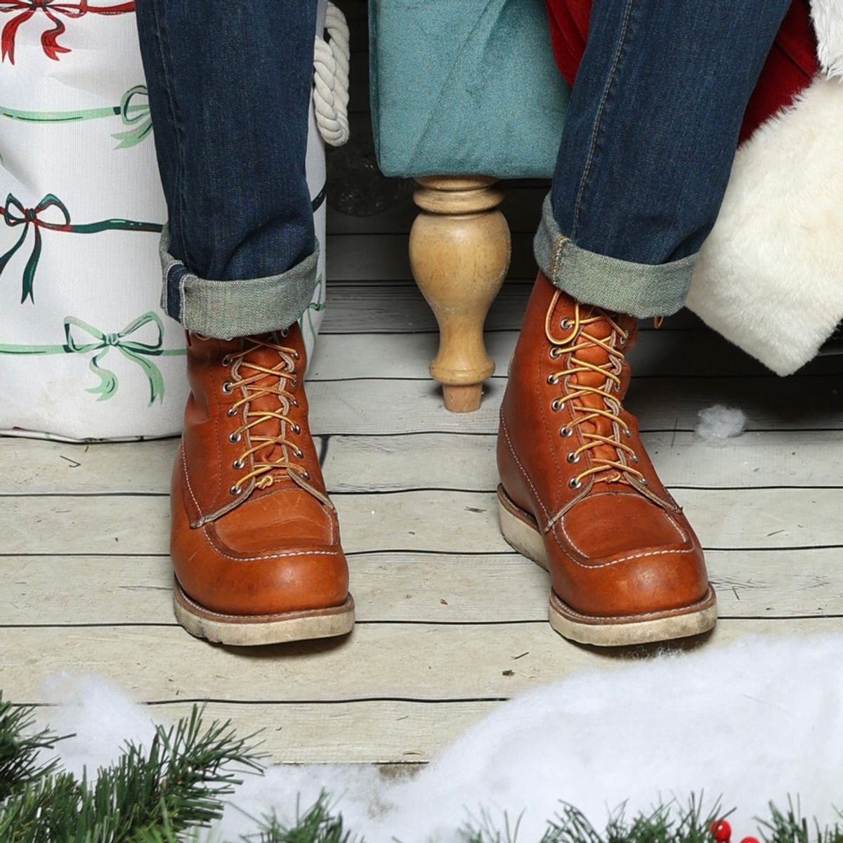 Photo by buddy1997 on December 14, 2025 of the Red Wing 8-Inch Classic Moc in S.B. Foot Oro Legacy.
