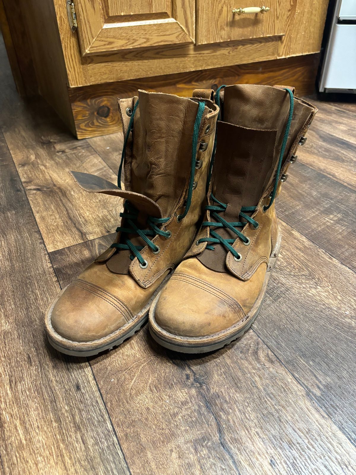 Photo by averagebootguy on March 31, 2026 of the Jim Green Barefoot African Trooper in Fudge Crazy Horse.