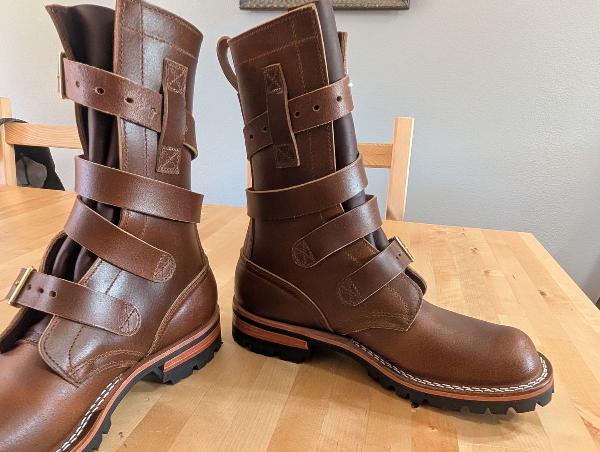 Photo by alkemest on September 13, 2025 of the Nicks TankerPro in Ember Waxed Flesh.