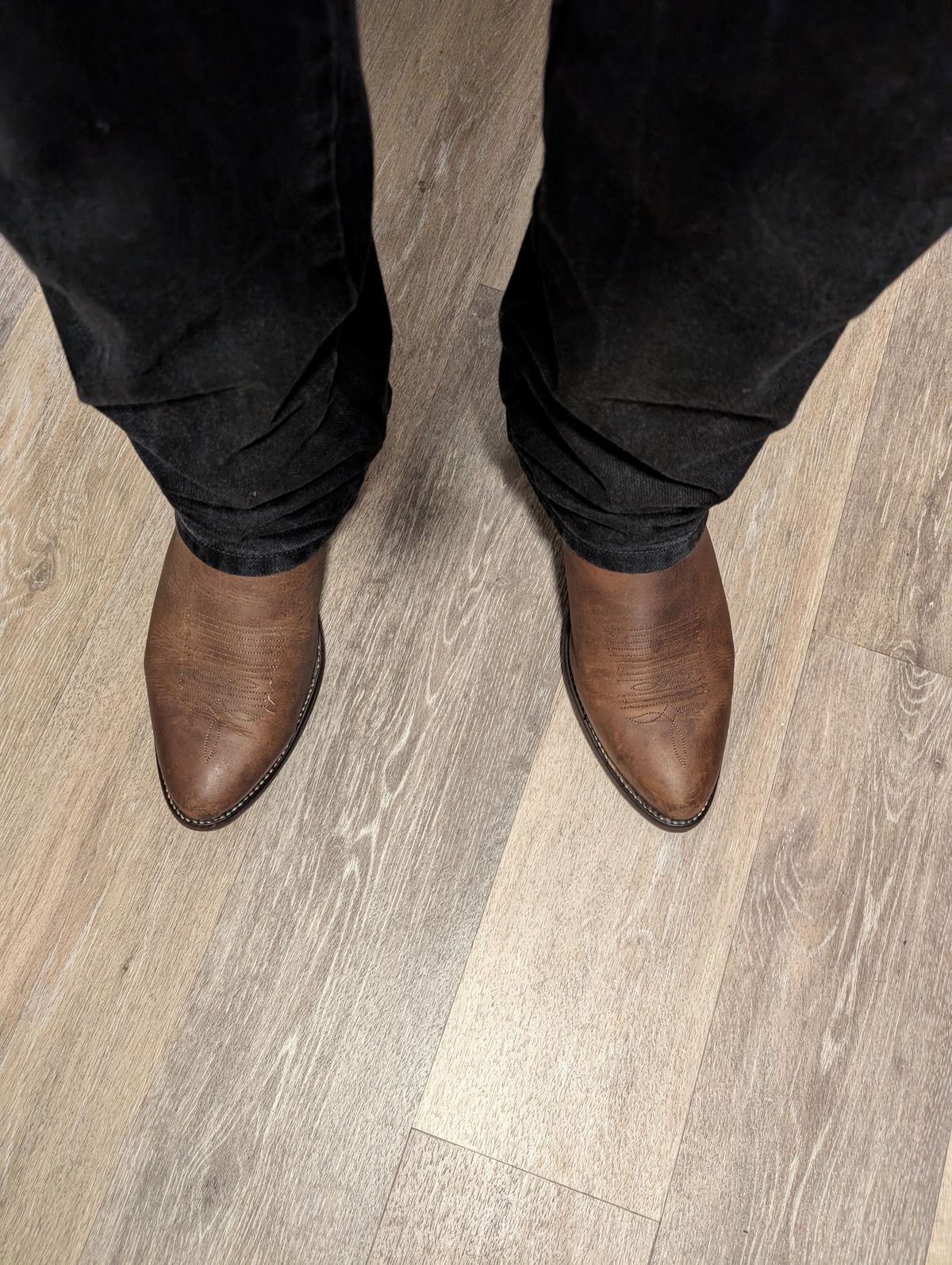 Photo by alkemest on March 23, 2025 of the Tony Lama Vintage 80s Tony Lamas in Unknown Leather.