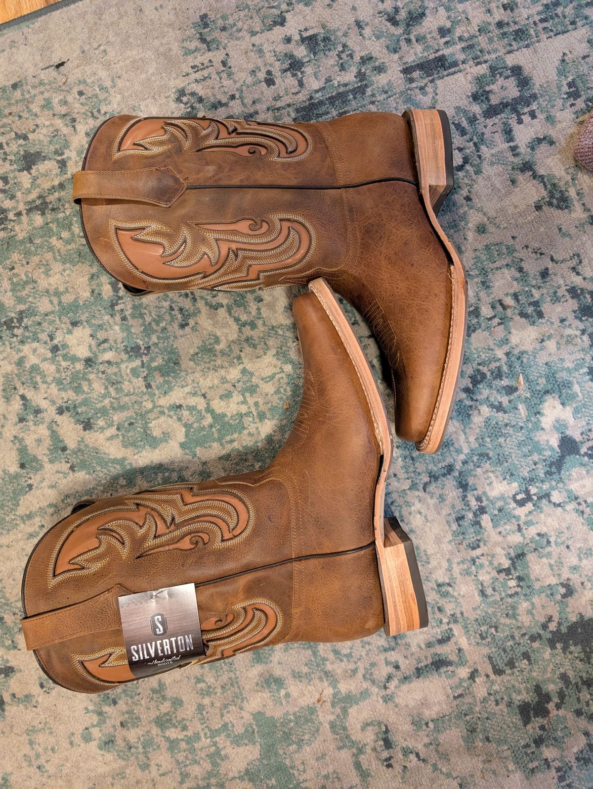 Photo by alkemest on April 29, 2025 of the Silverton Boots Ranch Boot in Honey.