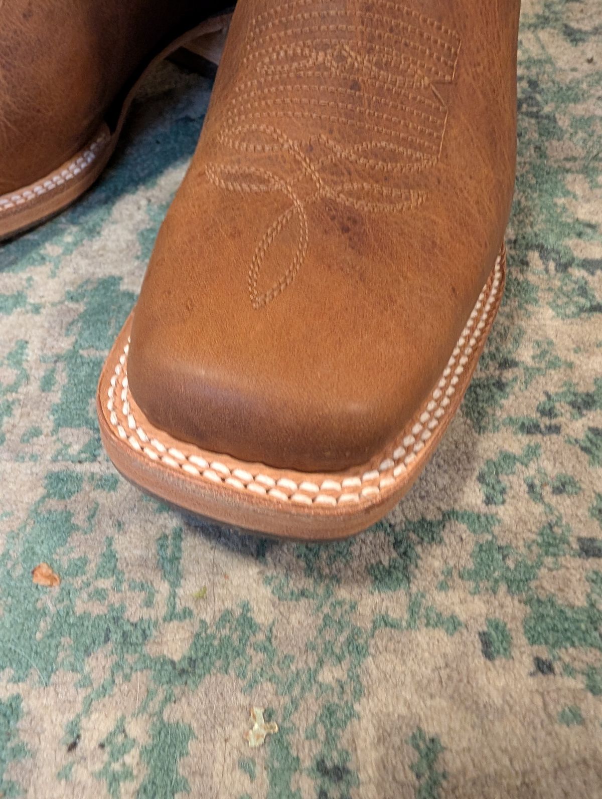 Photo by alkemest on April 29, 2025 of the Silverton Boots Ranch Boot in Honey.
