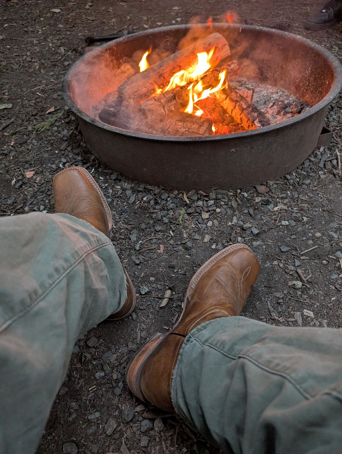 Photo by alkemest on July 13, 2025 of the Silverton Boots Ranch Boot in Honey.