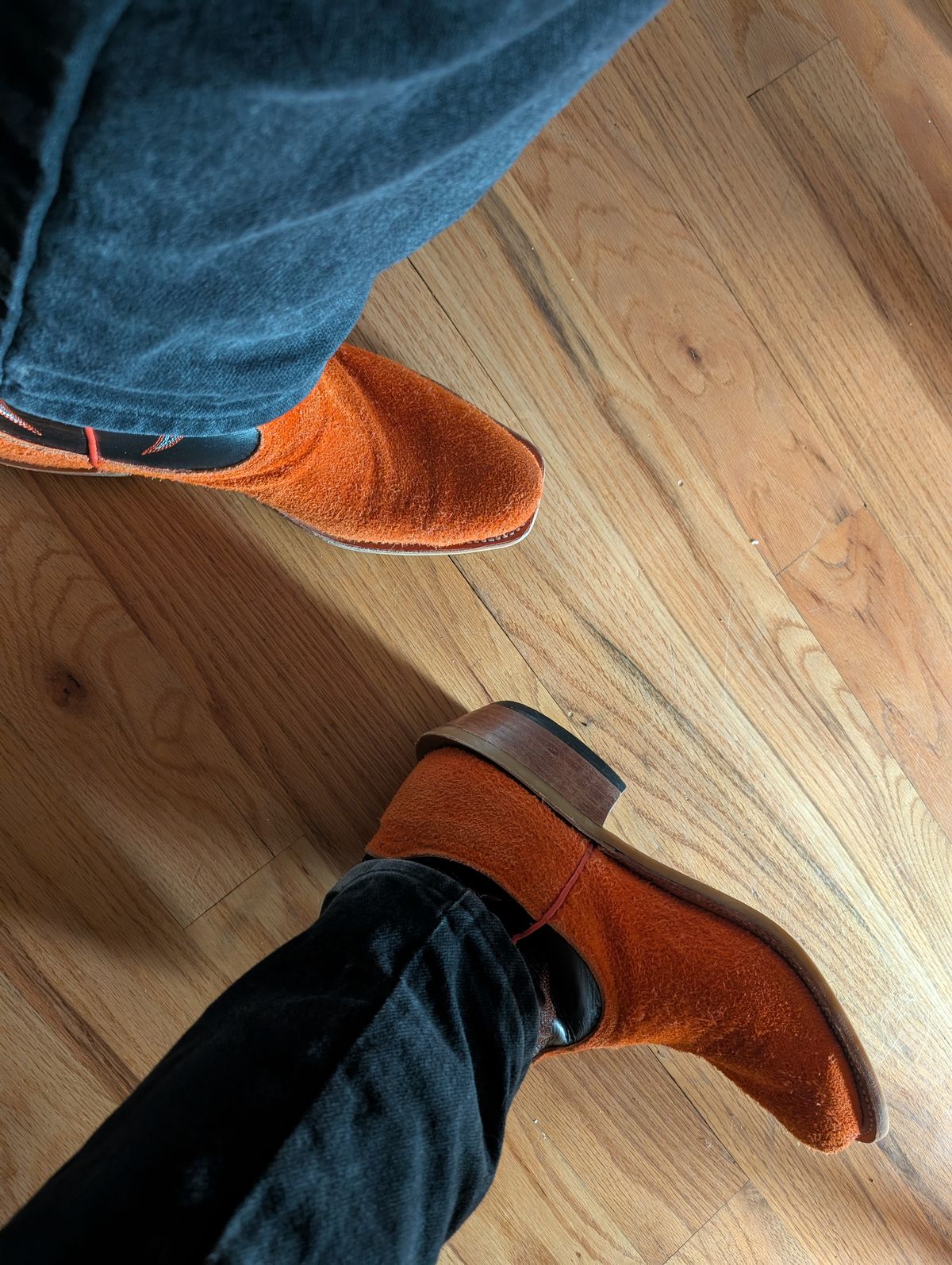 Photo by alkemest on November 24, 2025 of the Fenoglio Orange Roughout With Black Smooth Italian Uppers, Outpost Western Exclusive in Fenoglio Orange Roughout.