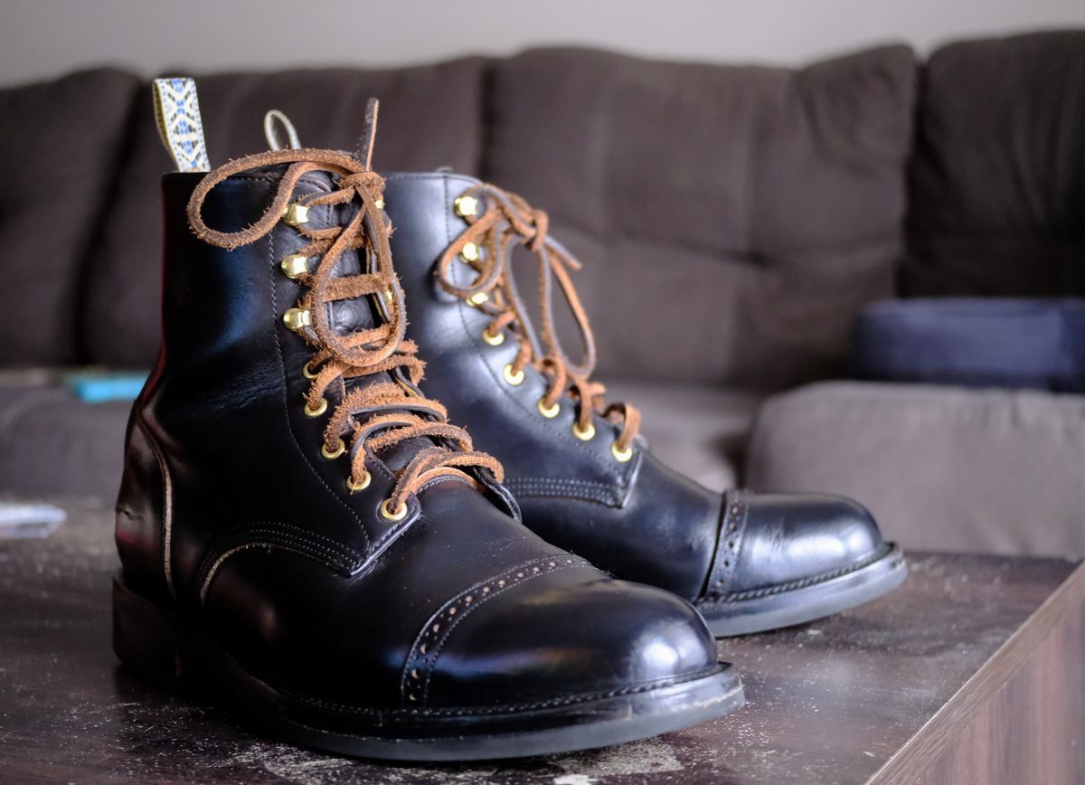 Photo by sprite on February 8, 2026 of the Unmarked DB Hunter Cap Toe in Horween Black Chromexcel.