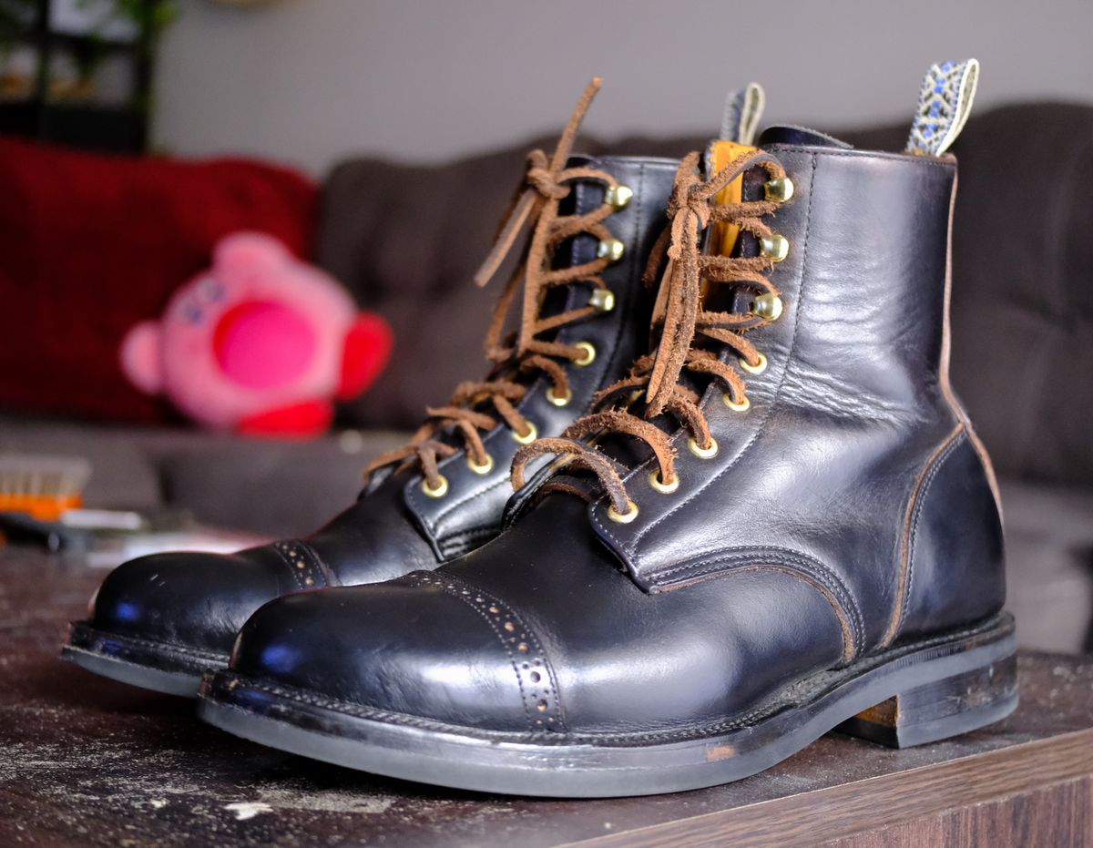 Photo by sprite on February 8, 2026 of the Unmarked DB Hunter Cap Toe in Horween Black Chromexcel.