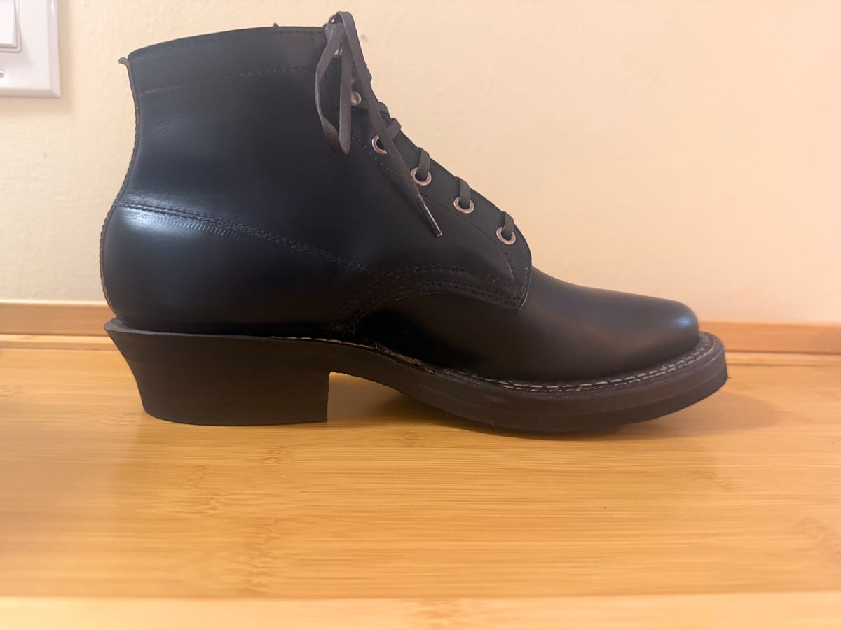 Photo by King_Stoic on January 19, 2026 of the White's Semi-Dress in Horween Black Chromexcel.