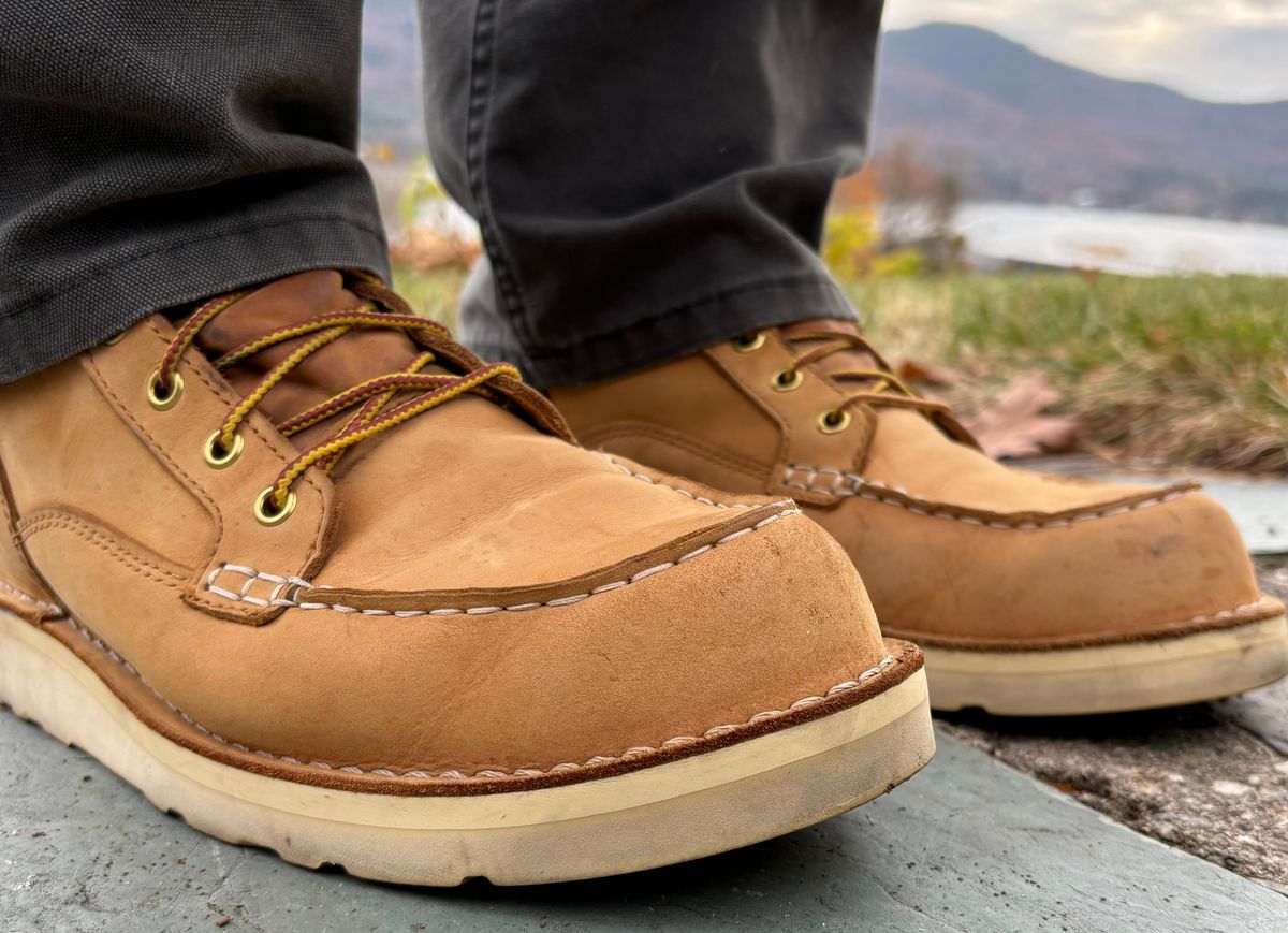 Photo by cjdigs on November 5, 2024 of the Danner Bull Run Moc in Danner / Wheat.