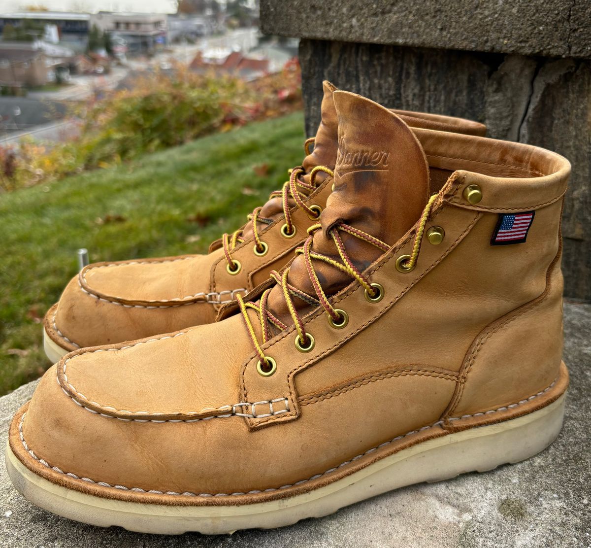 Photo by cjdigs on November 5, 2024 of the Danner Bull Run Moc in Danner / Wheat.