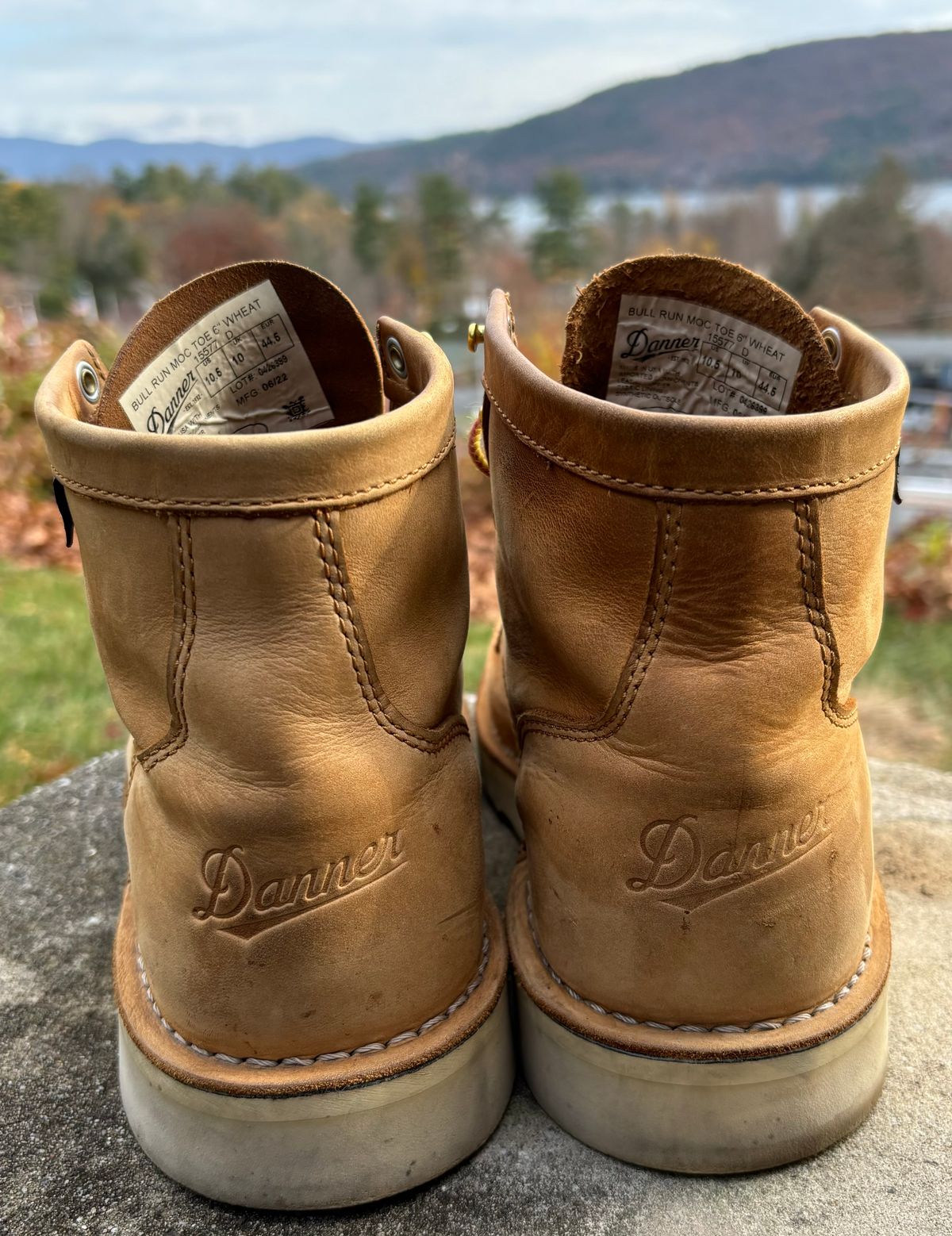 Photo by cjdigs on November 5, 2024 of the Danner Bull Run Moc in Danner / Wheat.