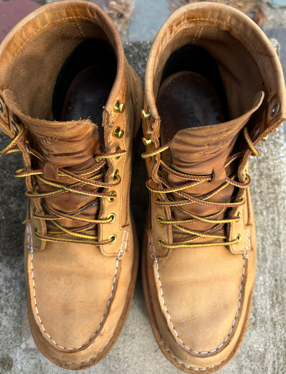 Photo by cjdigs on November 5, 2024 of the Danner Bull Run Moc in Danner / Wheat.
