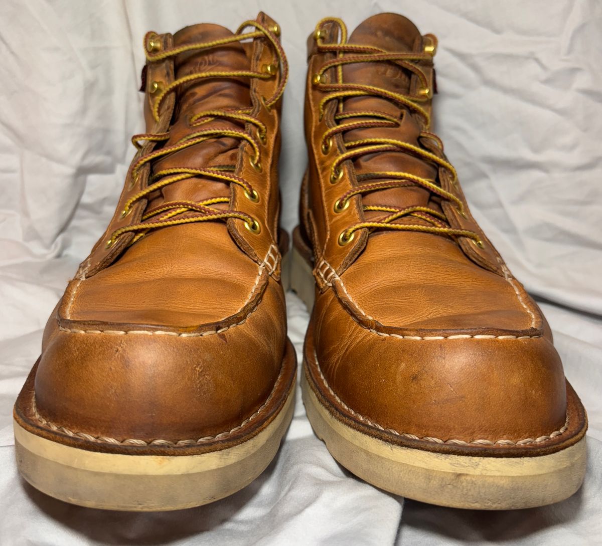 Photo by cjdigs on December 3, 2024 of the Danner Bull Run Moc in Danner / Wheat.