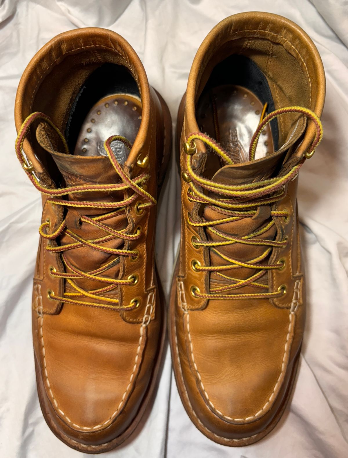 Photo by cjdigs on December 3, 2024 of the Danner Bull Run Moc in Danner / Wheat.