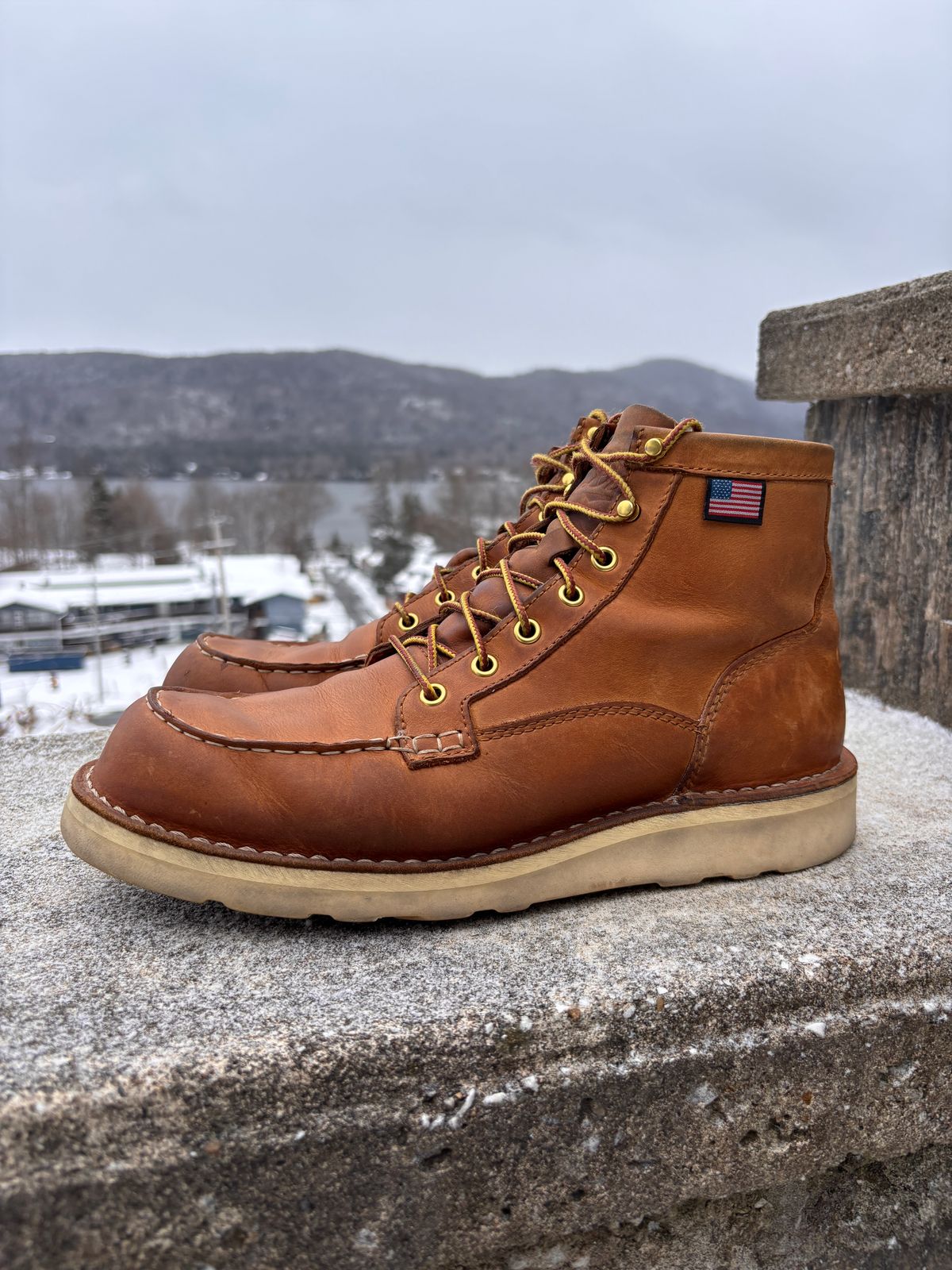 Photo by cjdigs on January 5, 2025 of the Danner Bull Run Moc in Danner / Wheat.